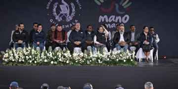 Presidente participa en la declaratoria de la zona norte de Huehuetenango libre de pisos de tierra