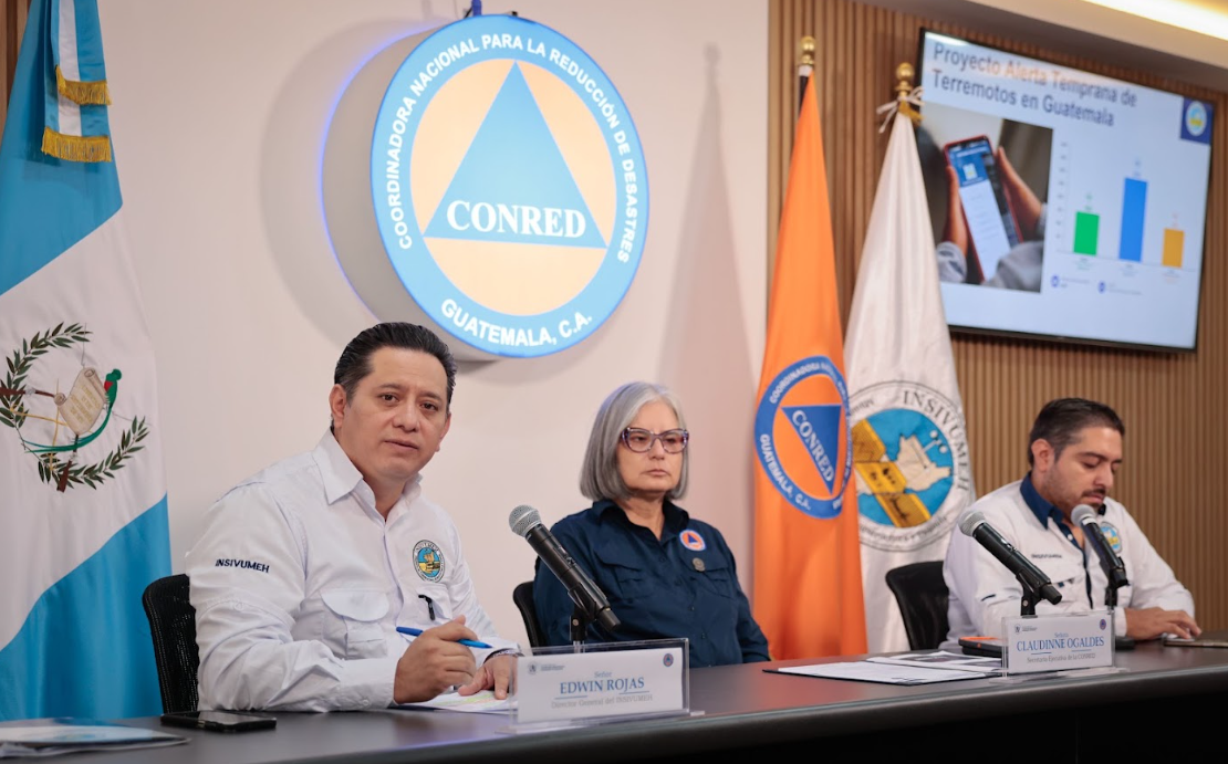 Conferencia de prensa por sismos en Guatemala.