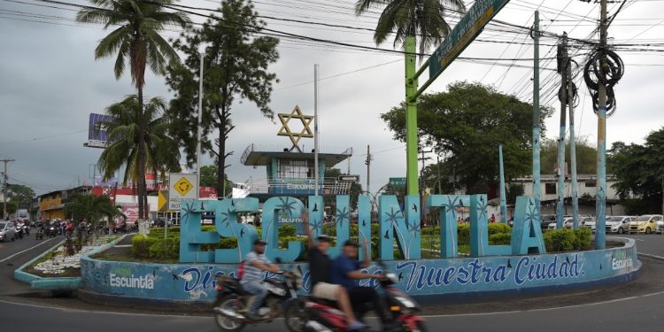 Escuintla firma ocho convenios para ejecutar obras públicas en 2026