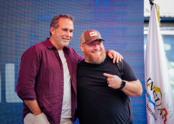 Kerry Mann cierra su gira por Guatemala en encuentro con sus seguidores
