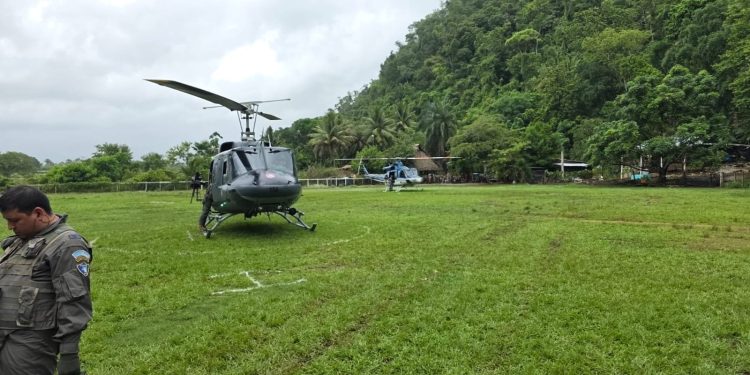 Ejército de Guatemala y Conred habilitan puente aéreo para traslado de ayuda humanitaria