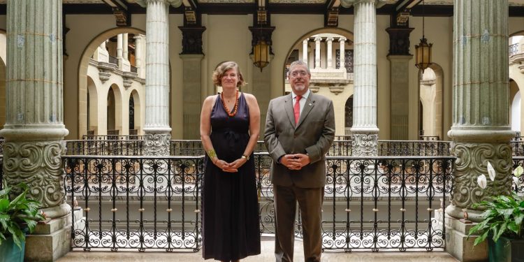 Mariana Mazzucato visitó Guatemala para el abordaje del crecimiento económico de manera integral. (Foto: Gobierno de Guatemala)