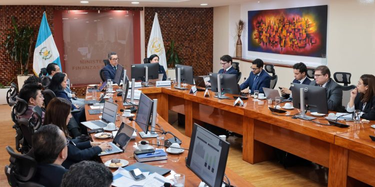 Misión de Fitch Ratings realiza visita en Guatemala