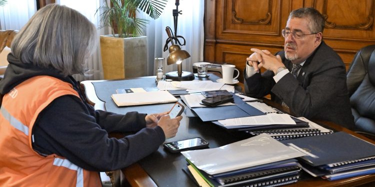 Presidente Arévalo ratifica que no hay victimas fatales y que se evalúa la situación en el país por sismo de 7.4