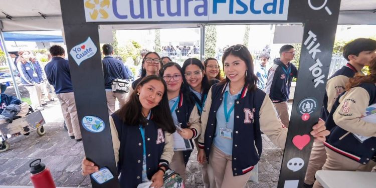 Estudiantes se capacitan en la Semana de la Cultura Fiscal 2026
