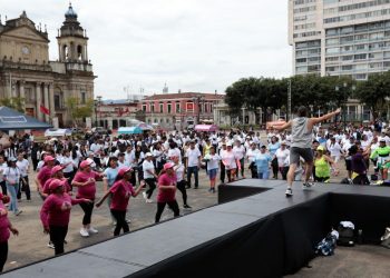 Hoy la Plaza de la Constitución recibe las Tardes Noches del Vivir Bien con deporte, cultura y actividades gratuitas