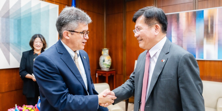 Ministro de Salud fortalece la cooperación con la República de China Taiwán. (Foto: MSPAS)