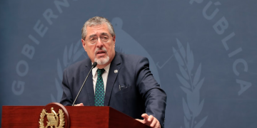 Presidente Arévalo se manifiesta ante la situación en la Usac. (Foto: Noé Pérez)