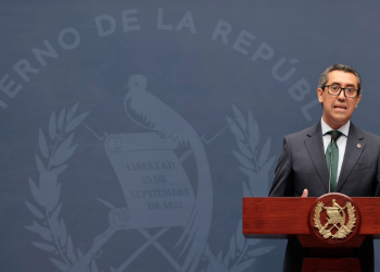 Ministro de Finanzas presentó el techo presupuestario preliminar para el 2027. (Foto: Noé Pérez)