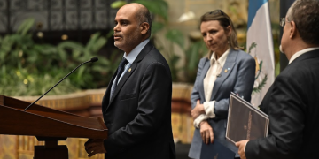 Viceministro de ambiente compartió detalles respecto a la destitución de un delegado del MARN en Escuintla. (Foto: Álvaro Interiano)