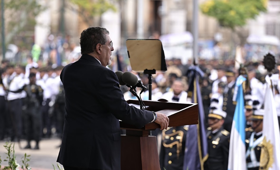 El presidente participó en el acto en conmemoración por los 29 años de la PNC. (Foto: Álvaro Interiano)