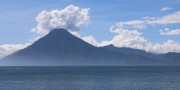 Normativo prohíbe asentamientos, contaminación, cacería y alcohol en zonas de veda de volcanes. (Foto: Conap)