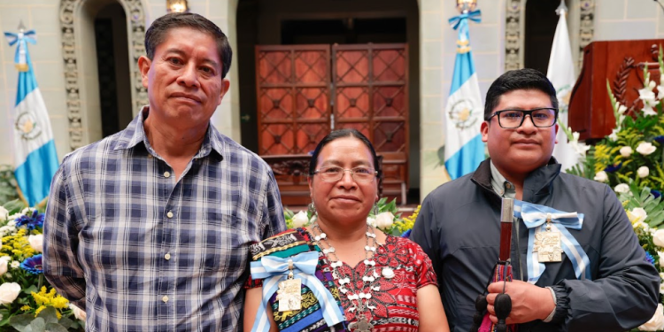 Asociación Utz Che’ y CDRO fueron galardonados con la medalla presidencial del ambiente. (Foto: Alex Jacinto)