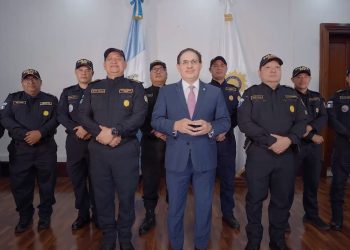 Ministro de Gobernación compartió los aumentos autorizados para la dignificación de la PNC. (Foto: captura de pantalla)