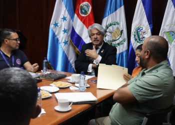 Coordinan acciones para fortalecer la atención en las áreas afectadas por los ríos Pinula y Platanitos