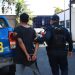 La PNC capturó a un presunto asalta buses y remitió a dos adolescentes. (Foto: PNC)