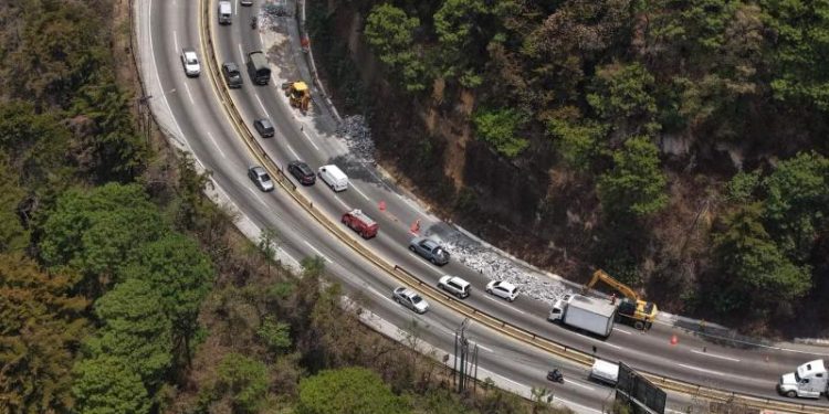 Desarrollan trabajos de reparación vial en la ruta interamericana./Foto: CIV.