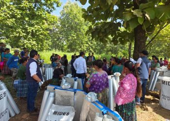 Familias de Panzós reciben dotaciones para el mejoramiento de vivienda a través de la estrategia Mano a Mano