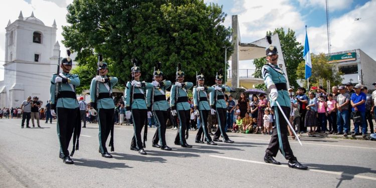 Alta Verapaz conmemora el 155 aniversario del Ejército y la Gesta Revolucionaria de 1871