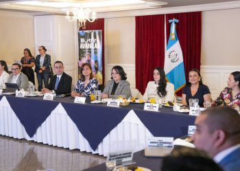 Vicepresidenta y La Alianza por la Primera Infancia lideraron un diálogo con periodistas