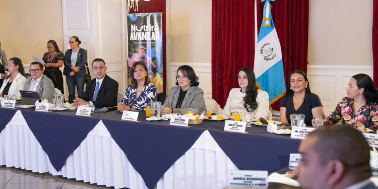 Vicepresidenta y La Alianza por la Primera Infancia lideraron un diálogo con periodistas
