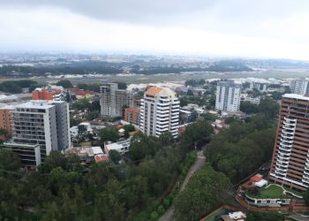 Onda del este favorecerá lluvias en varias regiones del país este miércoles