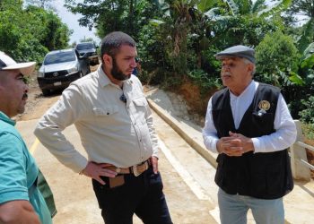 Firman convenio para el mejoramiento vial en La Unión, Zacapa