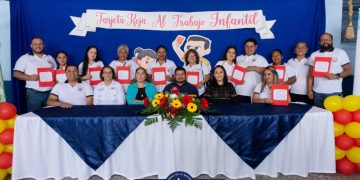 Codepeti de Jutiapa sensibiliza a la comunidad educativa de la Escuela Lorenzo Montúuuufar en Jutiapa