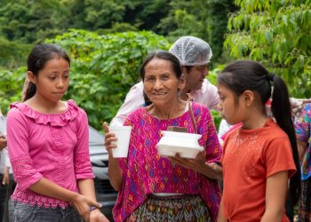Comedor social móvil lleva alimentación digna y gratuita a familias de Tamahú