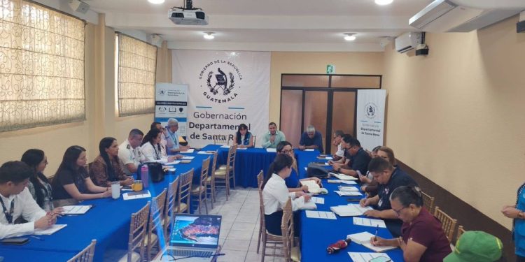 Copadeh socializa la Política Pública para la Protección de Personas Defensoras de Derechos Humanos en Santa Rosa