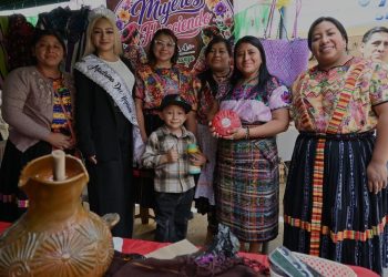 Feria del Agricultor fortalece la producción orgánica y recibe respaldo institucional en Quetzaltenango
