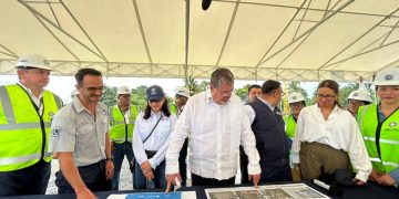 Presidente Arévalo supervisa trabajos de modernización del Puerto Santo Tomás de Castilla