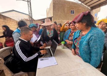 Entregan 523 filtros purificadores de agua a familias de San Andrés Xecul, Totonicapán