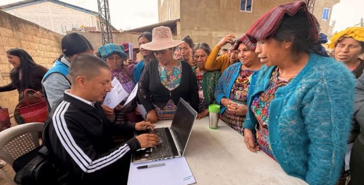 Entregan 523 filtros purificadores de agua a familias de San Andrés Xecul, Totonicapán