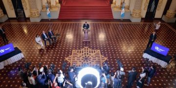 “Gobierno aplica una medida simple, responsable e inmediata, con apoyo social al costo de combustibles”: Presidente Arévalo