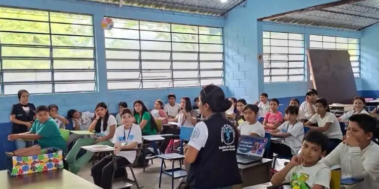 MSPAS desarrolla jornadas educativas sobre salud y bienestar en centros escolares de Zacapa
