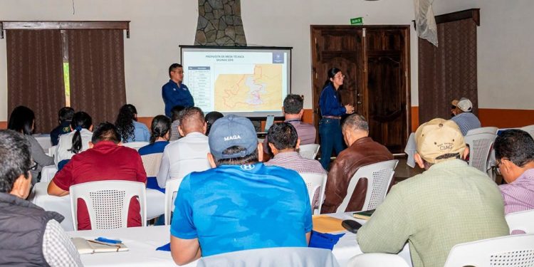 Impulsan taller sobre protección de la cuenca del río Salinas en Baja Verapaz
