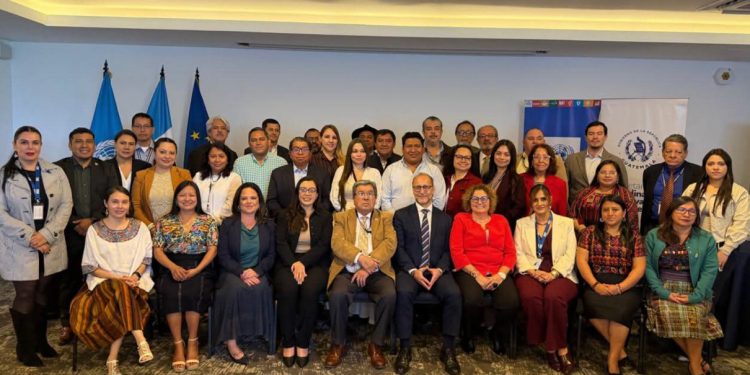 Quiché fortalece la modernización del Estado con participación en jornada nacional sobre gobernanza territorial e inteligencia artificial