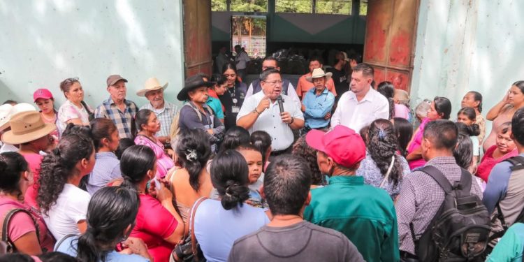 Entregan raciones alimentarias para beneficiar 2 mil 877 familias afectadas por la sequía en San Juan Ermita