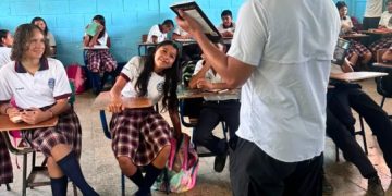Jóvenes de San Juan Tecuaco fortalecen el hábito lector mediante la expresión artística