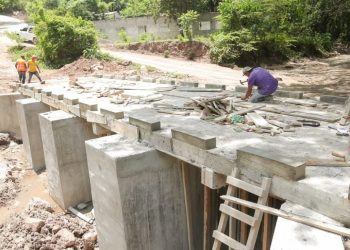 Supervisan avances en la construcción del puente Badén en Agua Zarca, Jocotán