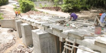 Supervisan avances en la construcción del puente Badén en Agua Zarca, Jocotán