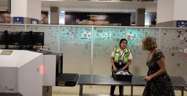 Presentan nuevo procedimiento de inspección para pasajeros en el Aeropuerto La Aurora