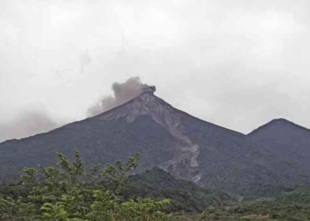 Insivumeh: Volcán de Fuego reduce su actividad, pero mantiene explosiones y caída de ceniza