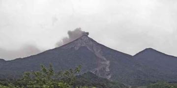 Insivumeh: Volcán de Fuego reduce su actividad, pero mantiene explosiones y caída de ceniza