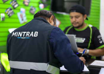 IGT constata el pago del bono 14 en empresas de zona 4./Foto: Mintrab.