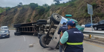 DGT sanciona a cabezal accidentado en la CA-9 Norte./Foto: DGT.