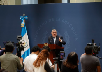 Gobierno garantiza atención a denuncias de migrantes retornados por cobro de multas./Foto: Gilber García.