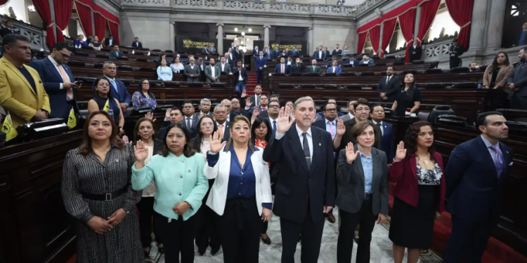 Congreso juramenta a Comisión de Postulación para elección de Contralor General