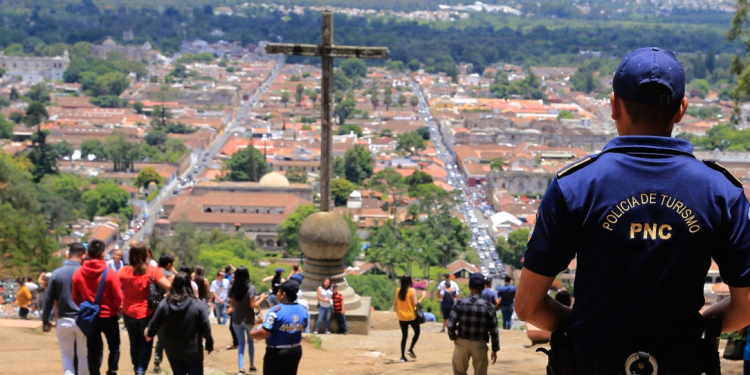 Más de 71 mil turistas salvadoreños visitaron Guatemala durante las fiestas agostinas